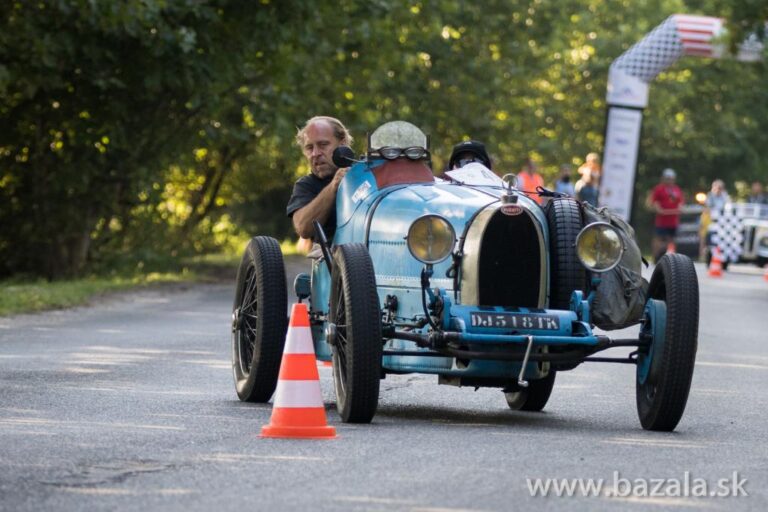 Grand Prix Historických Automobilů odstartovala na Pezinské Babě